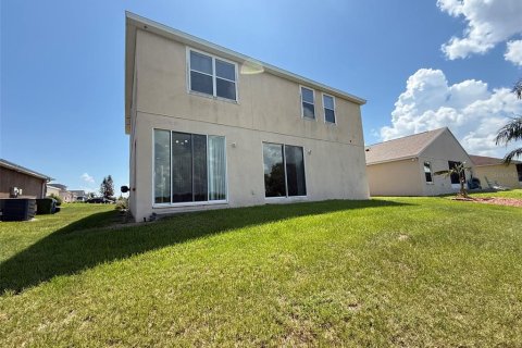 Villa ou maison à louer à Winter Haven, Floride: 5 chambres, 224.73 m2 № 2383696 - photo 3