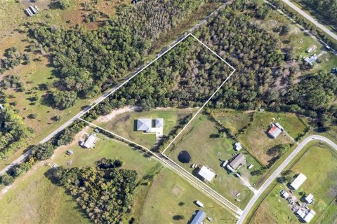 House in Polk City, Florida 3 bedrooms, 237.74 sq.m. № 1449793 - photo 11