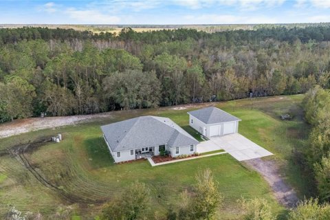House in Polk City, Florida 3 bedrooms, 237.74 sq.m. № 1449793 - photo 8