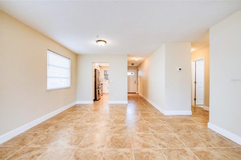Condo in Gulfport, Florida, 2 bedrooms  № 2094144 - photo 16