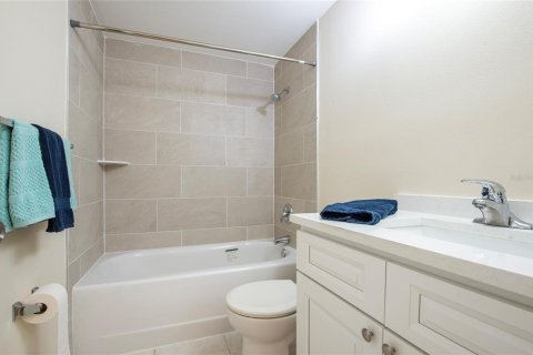 Condo in Gulfport, Florida, 2 bedrooms  № 2094144 - photo 14