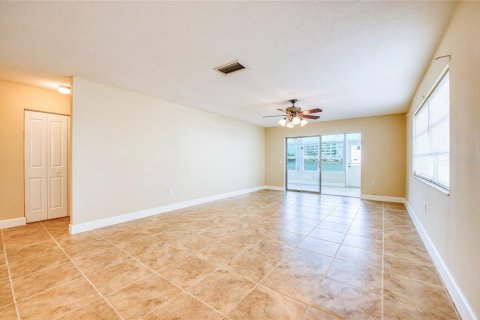 Condo in Gulfport, Florida, 2 bedrooms  № 2094144 - photo 22