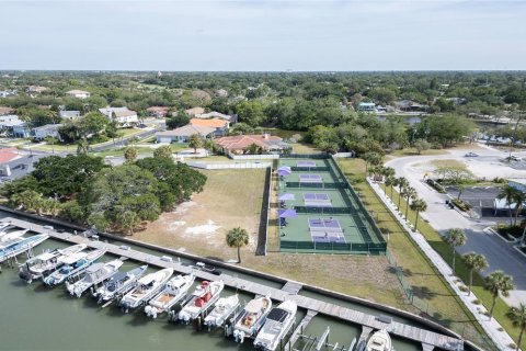 Condo in Gulfport, Florida, 2 bedrooms  № 2094144 - photo 27