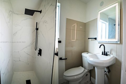 Купить коммерческую недвижимость в Холливуд, Флорида 85.66м2, № 1780073 - фото 25