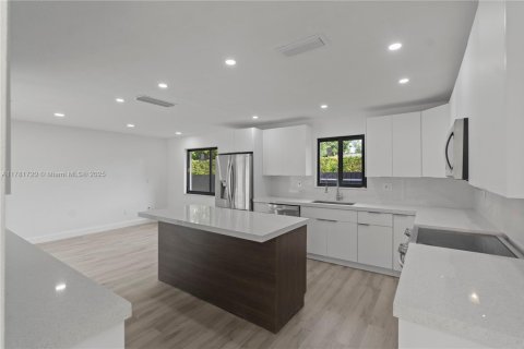 Casa en venta en Palmetto Bay, Florida, 4 dormitorios, 216.65 m2 № 1695688 - foto 7