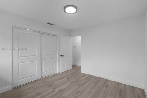 Casa en venta en Palmetto Bay, Florida, 4 dormitorios, 216.65 m2 № 1695688 - foto 19