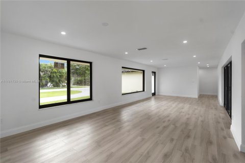 Casa en venta en Palmetto Bay, Florida, 4 dormitorios, 216.65 m2 № 1695688 - foto 6