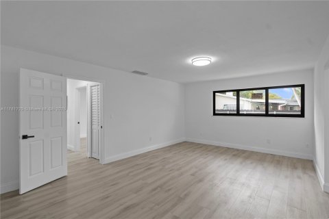 Casa en venta en Palmetto Bay, Florida, 4 dormitorios, 216.65 m2 № 1695688 - foto 21