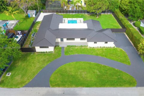 Casa en venta en Palmetto Bay, Florida, 4 dormitorios, 216.65 m2 № 1695688 - foto 1
