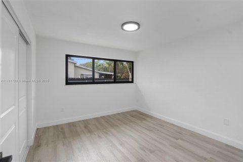 Casa en venta en Palmetto Bay, Florida, 4 dormitorios, 216.65 m2 № 1695688 - foto 15