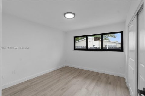 Casa en venta en Palmetto Bay, Florida, 4 dormitorios, 216.65 m2 № 1695688 - foto 18