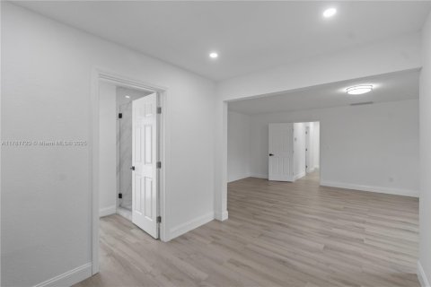 Casa en venta en Palmetto Bay, Florida, 4 dormitorios, 216.65 m2 № 1695688 - foto 28
