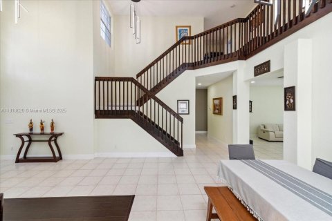 House in Miramar, Florida 4 bedrooms, 332.5 sq.m. № 1779378 - photo 11