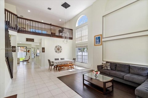 House in Miramar, Florida 4 bedrooms, 332.5 sq.m. № 1779378 - photo 5