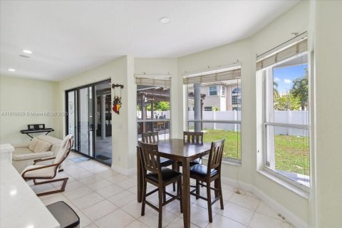 House in Miramar, Florida 4 bedrooms, 332.5 sq.m. № 1779378 - photo 19