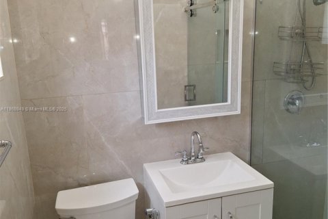 House in Miramar, Florida 3 bedrooms, 125.88 sq.m. № 1926099 - photo 13