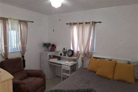 House in Miramar, Florida 3 bedrooms, 125.88 sq.m. № 1926099 - photo 20