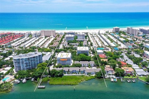 Copropriété à vendre à Sarasota, Floride: 2 chambres, 99.87 m2 № 736838 - photo 6