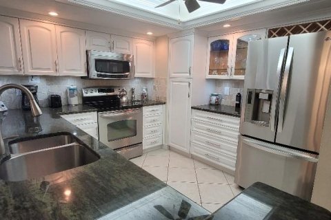 Copropriété à vendre à Sarasota, Floride: 2 chambres, 99.87 m2 № 736838 - photo 11