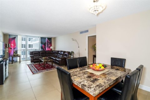 Снять в аренду кондоминиум в Халландейл-Бич, Флорида 2 спальни, 115.94м2, № 1937222 - фото 9