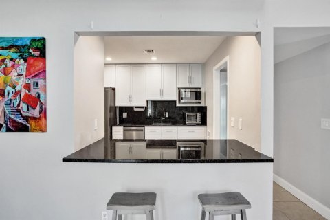Condo in Boynton Beach, Florida, 2 bedrooms № 2188964 - photo 16