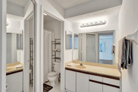 Condo in Boynton Beach, Florida, 2 bedrooms № 2188964 - photo 10
