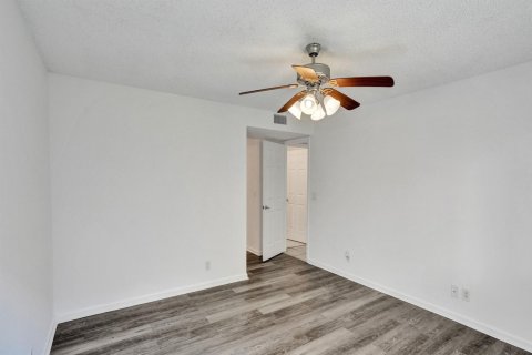 Condo in Boynton Beach, Florida, 2 bedrooms № 2188964 - photo 7