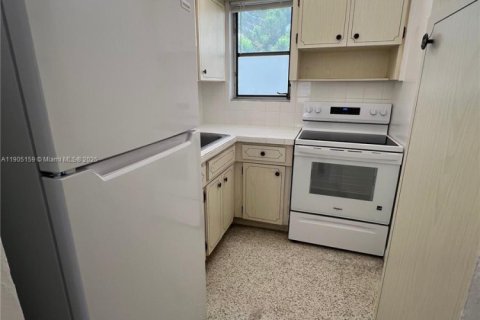 Снять в аренду квартиру в Майами, Флорида 2 спальни, 74.32м2, № 1956108 - фото 5