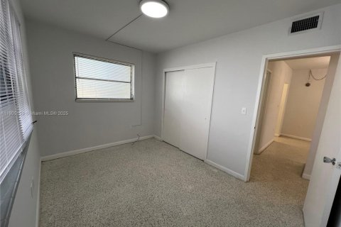 Снять в аренду квартиру в Майами, Флорида 2 спальни, 74.32м2, № 1956108 - фото 11