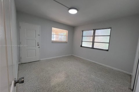 Снять в аренду квартиру в Майами, Флорида 2 спальни, 74.32м2, № 1956108 - фото 14