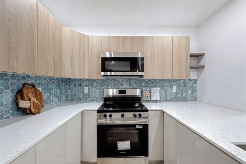 House in Riviera Beach, Florida 4 bedrooms, 86.96 sq.m. № 1851923 - photo 8