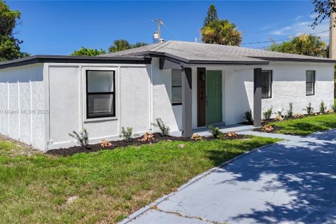 House in Riviera Beach, Florida 4 bedrooms, 86.96 sq.m. № 1851923 - photo 28