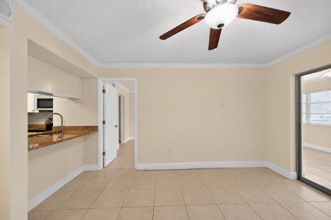 Copropriété à louer à New Port Richey, Floride: 1 chambre, 67.63 m2 № 2413825 - photo 4