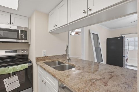 Copropriété à louer à New Port Richey, Floride: 1 chambre, 67.63 m2 № 2413825 - photo 9