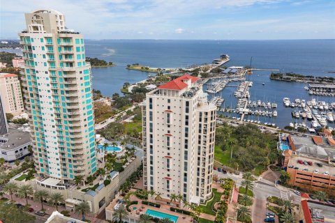 Condo in Saint Petersburg, Florida, 3 bedrooms  № 1773386 - photo 1