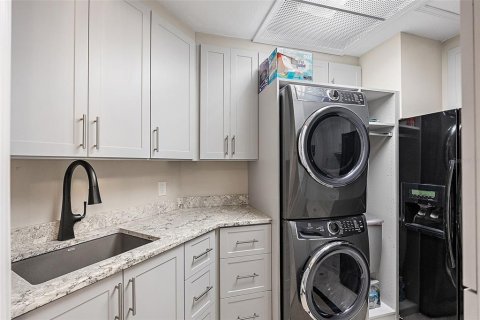 Condo in Saint Petersburg, Florida, 3 bedrooms  № 1773386 - photo 4