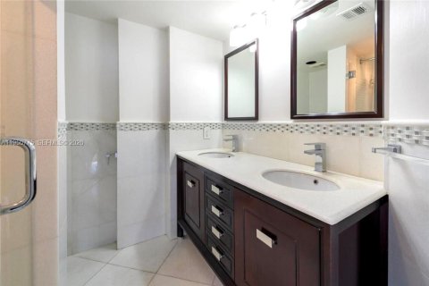 Condominio en alquiler en Aventura, Florida, 2 dormitorios, 120.77 m2 № 2009401 - foto 23