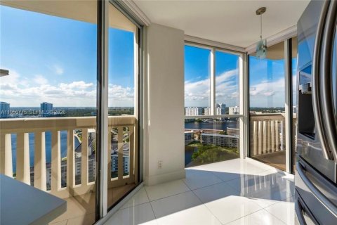 Condominio en alquiler en Aventura, Florida, 2 dormitorios, 120.77 m2 № 2009401 - foto 7