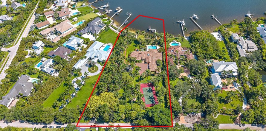 House in Jupiter, Florida 5 bedrooms, 617.24 sq.m. № 1852043