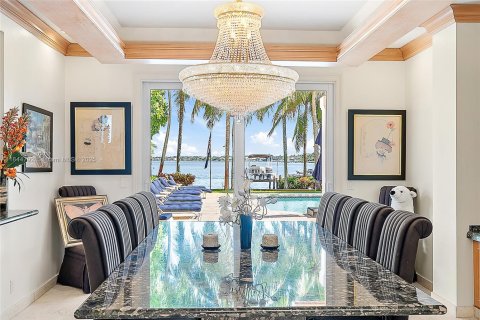 House in Jupiter, Florida 5 bedrooms, 617.24 sq.m. № 1852043 - photo 20