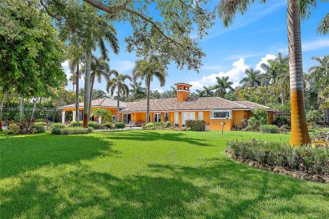 House in Jupiter, Florida 5 bedrooms, 617.24 sq.m. № 1852043 - photo 10