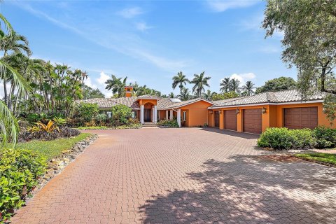 House in Jupiter, Florida 5 bedrooms, 617.24 sq.m. № 1852043 - photo 11
