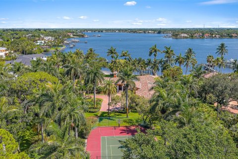 House in Jupiter, Florida 5 bedrooms, 617.24 sq.m. № 1852043 - photo 3