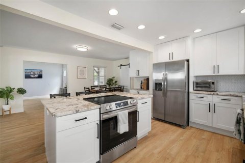 Villa ou maison à vendre à Saint Petersburg, Floride: 3 chambres, 164.53 m2 № 1690752 - photo 8
