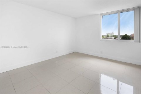Copropriété à vendre à Miami, Floride: 3 chambres, 114.27 m2 № 1897278 - photo 7