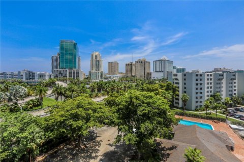 Copropriété à vendre à Miami, Floride: 3 chambres, 114.27 m2 № 1897278 - photo 19