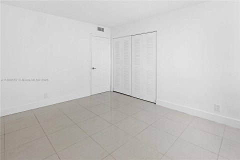 Copropriété à vendre à Miami, Floride: 3 chambres, 114.27 m2 № 1897278 - photo 10