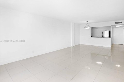 Copropriété à vendre à Miami, Floride: 3 chambres, 114.27 m2 № 1897278 - photo 5