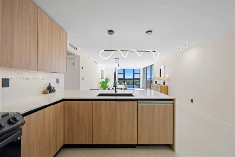Condo in Aventura, Florida, 2 bedrooms  № 1975175 - photo 15