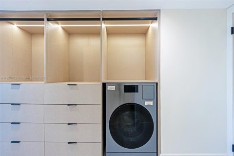 Condo in Aventura, Florida, 2 bedrooms  № 1975175 - photo 24